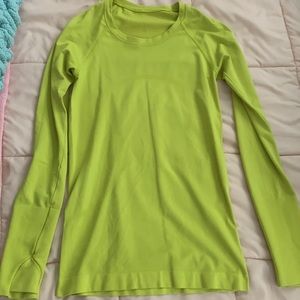luluemon long sleeve swiftly tech